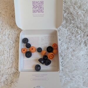 Loop Black and Orange Earbud Tips